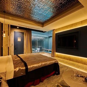 Queen Room Pool View Check after 1900